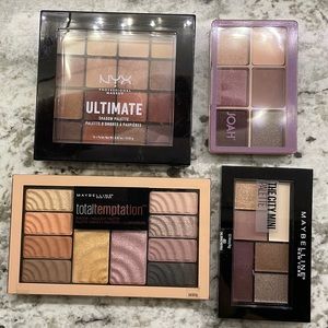 4 eyeshadow palettes